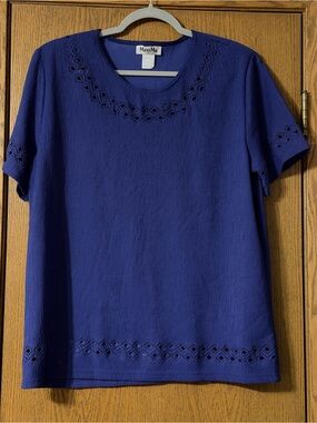 Maxima Women's Vintage Purple Short Sleeve Eyelet Top